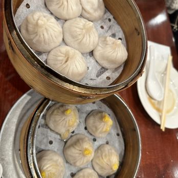 Shanghai Zhen Gongfu - Regular Pork & Crab Soup Dumplings - Shanghainese Near Me - Elmhurst, New York Shanghai Zhen Gongfu - Regular Pork & Crab Soup Dumplings - Shanghainese Near Me - Elmhurst, New York