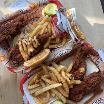 Dave's Hot Chicken - Chicken Shop Near Me - Seattle, Washington