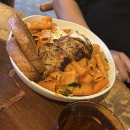 Spanish marinera pasta with grilled chicken