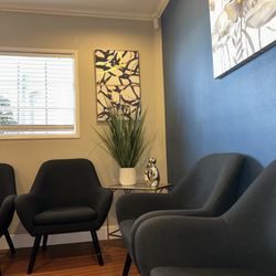 Peach Dental - Waiting room always welcoming.
