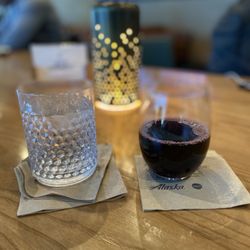 Alaska Lounge - C Concourse - Wine time