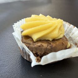 808_Puffs - Chantilly brownie
