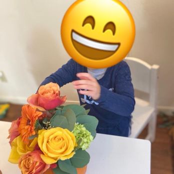 TingLin Preschool - Learning how to arrange flowers! - Child Care & Day Care Near Me - Millbrae, California TingLin Preschool - Learning how to arrange flowers! - Child Care & Day Care Near Me - Millbrae, California