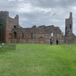 English Heritage - Ruined abbey
