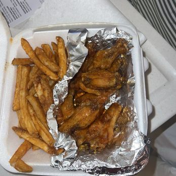 The Wing Suite - 10 PC COMBO - Chicken Wings Near Me - Lawrenceville, Georgia The Wing Suite - 10 PC COMBO - Chicken Wings Near Me - Lawrenceville, Georgia