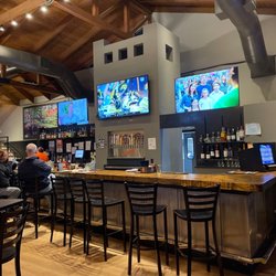 The Pines Pizza and Pub
