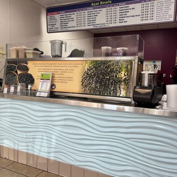 Beach Bowls Acai Cafe - counter and menu - Juice Bars & Smoothies Near Me - Redondo Beach, California