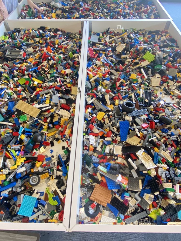 BRICKS AND MINIFIGS RIVERSIDE 【1223 University Ave, Riverside