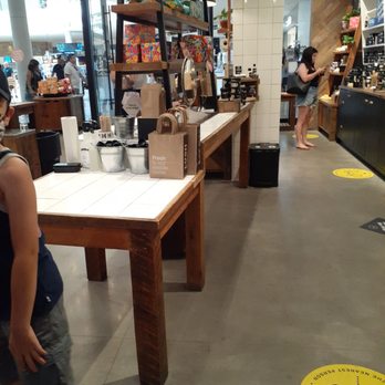 Lush Handmade Cosmetics - Looking towards the entrance from the mall- 6/20/21 - Cosmetics & Beauty Supply Near Me - Las Vegas, Nevada Lush Handmade Cosmetics - Looking towards the entrance from the mall- 6/20/21 - Cosmetics & Beauty Supply Near Me - Las Vegas, Nevada