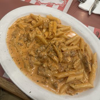 Bay Ridge Pizza - Penne à la vodka with chicken - Pizza Near Me - Brooklyn, New York Bay Ridge Pizza - Penne à la vodka with chicken - Pizza Near Me - Brooklyn, New York
