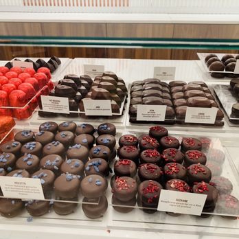 Neuhaus - New York - Lovely variations - Chocolatiers & Shops Near Me - New York, New York Neuhaus - New York - Lovely variations - Chocolatiers & Shops Near Me - New York, New York