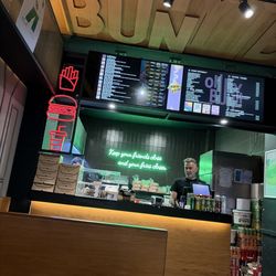 OMG Burger - Counter