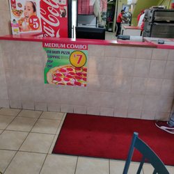 Popular Pizza - Counter