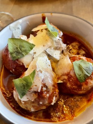 Capo & The Spritz by null