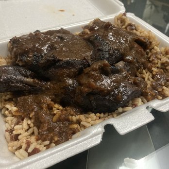 Emily's Palace - Large Jerk Chicken - Caribbean Near Me - Vaughan, Ontario