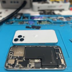 Doctor Apple Phone Repair Shop & Microsoldering Lab - Backhousing repair