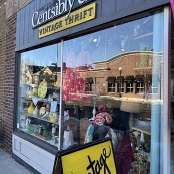 Centsibly Chic Vintage Thrift - Thrift Stores Near Me - West Saint Paul, Minnesota