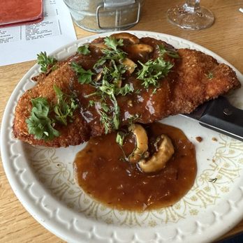Oak Parker - Chicken Schnitzel - Cocktail Bars Near Me - Oak Park, Michigan
