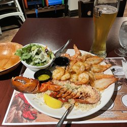 Restaurant Le Matelot - Demi homard crevettes et langouste.