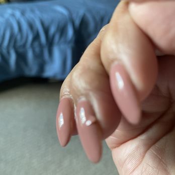 Henry's Nails - Nail Salons Near Me - Ansonia, Connecticut