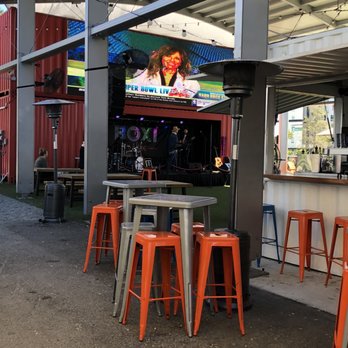 Boxi Park - Bar with a view of the stage area - Bars Near Me - Orlando, Florida