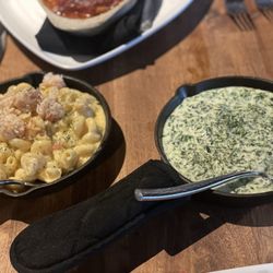 Sterling Steak And Lounge - Lobster Mac n cheese & creamed spinach