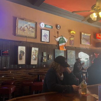 Baggy's by the Lake - Interior - Dive Bars Near Me - Oakland, California Baggy's by the Lake - Interior - Dive Bars Near Me - Oakland, California