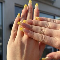 Top Nail Bar