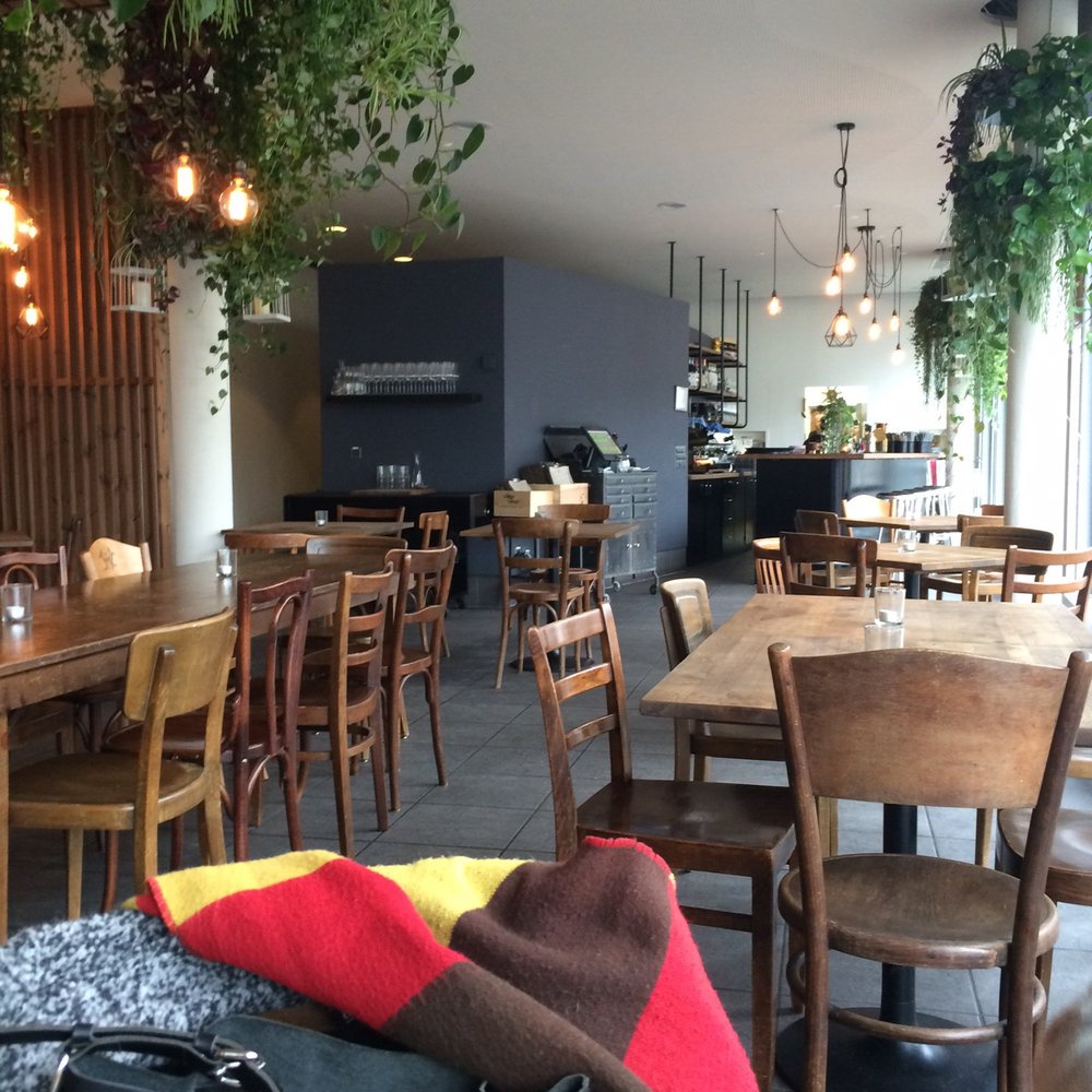 The Artisan - It was empty Saturday lunch, but in the evenings it's usually fully packed. - International Near Me - Zürich, ZH The Artisan - It was empty Saturday lunch, but in the evenings it's usually fully packed. - International Near Me - Zürich, ZH