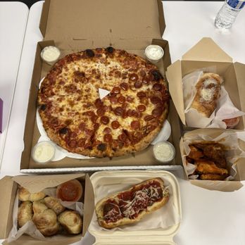 Verrazzano Pizza - Pizza, Vegan/Meatball Sub, Buffalo Wings, Calzone, and Garlic Knots - Pizza Near Me - Half Moon Bay, California Verrazzano Pizza - Pizza, Vegan/Meatball Sub, Buffalo Wings, Calzone, and Garlic Knots - Pizza Near Me - Half Moon Bay, California