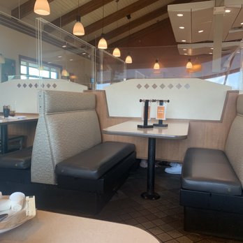 Zippy's Kahului - Social distancing in place, temp checks, the whole 9 yards!! - Fast Food Near Me - Kahului, Hawaii