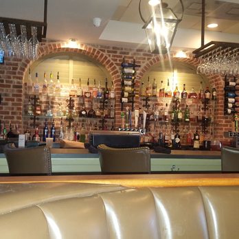 Mike Anderson's - Gonzales - Nice bar - Seafood Near Me - Gonzales, Louisiana