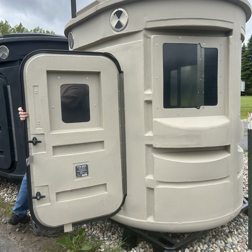 Jerome Country Market - Deer blinds - Meat Shops Near Me - Jerome, Michigan