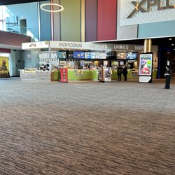 Island 16 Cinema de Lux