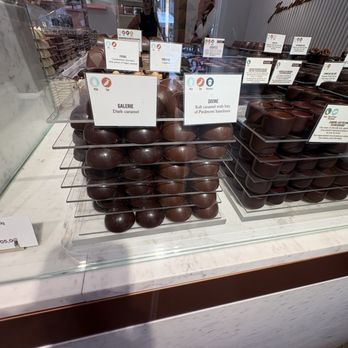Neuhaus - Chocolatiers & Shops Near Me - Gent, VOV