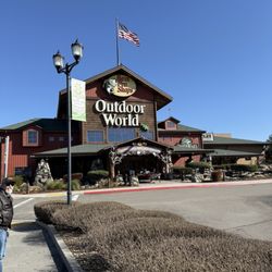 Bass Pro Shops - For the Great Outdoors