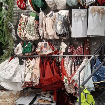 Homesense - Stockings and tree skirts - Home Decor Near Me - Boca Raton, Florida