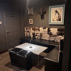 Low Bar - Seating area