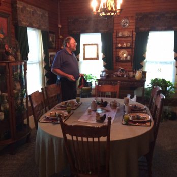 The Chicken Coop Bed & Breakfast - Dining area - Bed & Breakfast Near Me - Crawford, Georgia The Chicken Coop Bed & Breakfast - Dining area - Bed & Breakfast Near Me - Crawford, Georgia