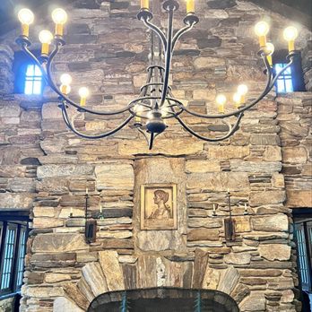 Edith Macy Center - Edith Macy plaque above a fireplace in the great hall - Venues & Event Spaces Near Me - Briarcliff Manor, New York Edith Macy Center - Edith Macy plaque above a fireplace in the great hall - Venues & Event Spaces Near Me - Briarcliff Manor, New York