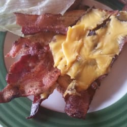 Applebee's Grill + Bar - Went to Applebee's for lunch today, food was horrible, never the way it is when I came in, manager came over and was rude.