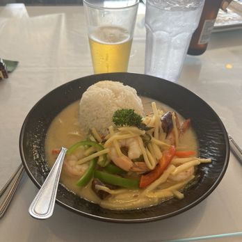 Singha Thai Cafe - Green curry with shrimp - Thai Near Me - Slidell, Louisiana Singha Thai Cafe - Green curry with shrimp - Thai Near Me - Slidell, Louisiana
