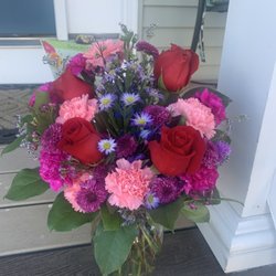 CT House of Blossoms & Gifts - Birthday....