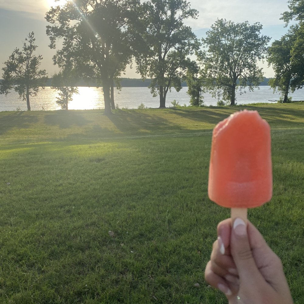 Strawberry lemonade! Strawberry lemonade!
