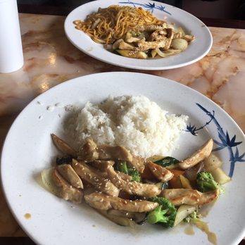 Seasons Hibachi - Chicken teriyaki's with rice and noodles plus veggies - Japanese Near Me - Fort Oglethorpe, Georgia