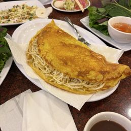 A7. Bánh Xèo Thiên Long - huge!!!