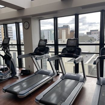 Hilton Anchorage - Fitness center - Hotels Near Me - Anchorage, Alaska