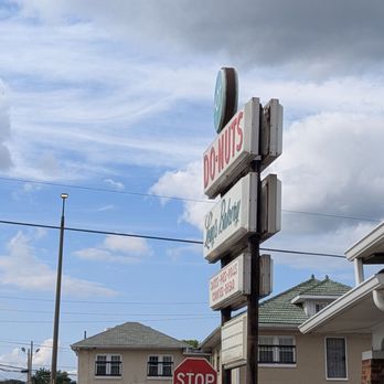 Long's Bakery - Donuts Near Me - Indianapolis, Indiana Long's Bakery - Donuts Near Me - Indianapolis, Indiana