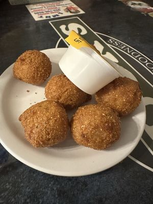 Huck's Catfish by null