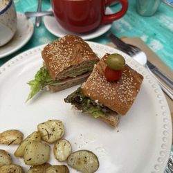 Oso Azul Cafe - Jamón sandwich with potato